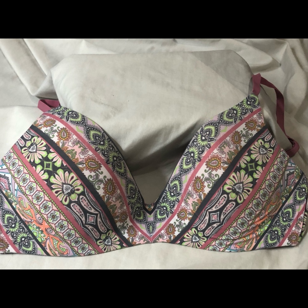 Victoria’s Secret Convertible Bra